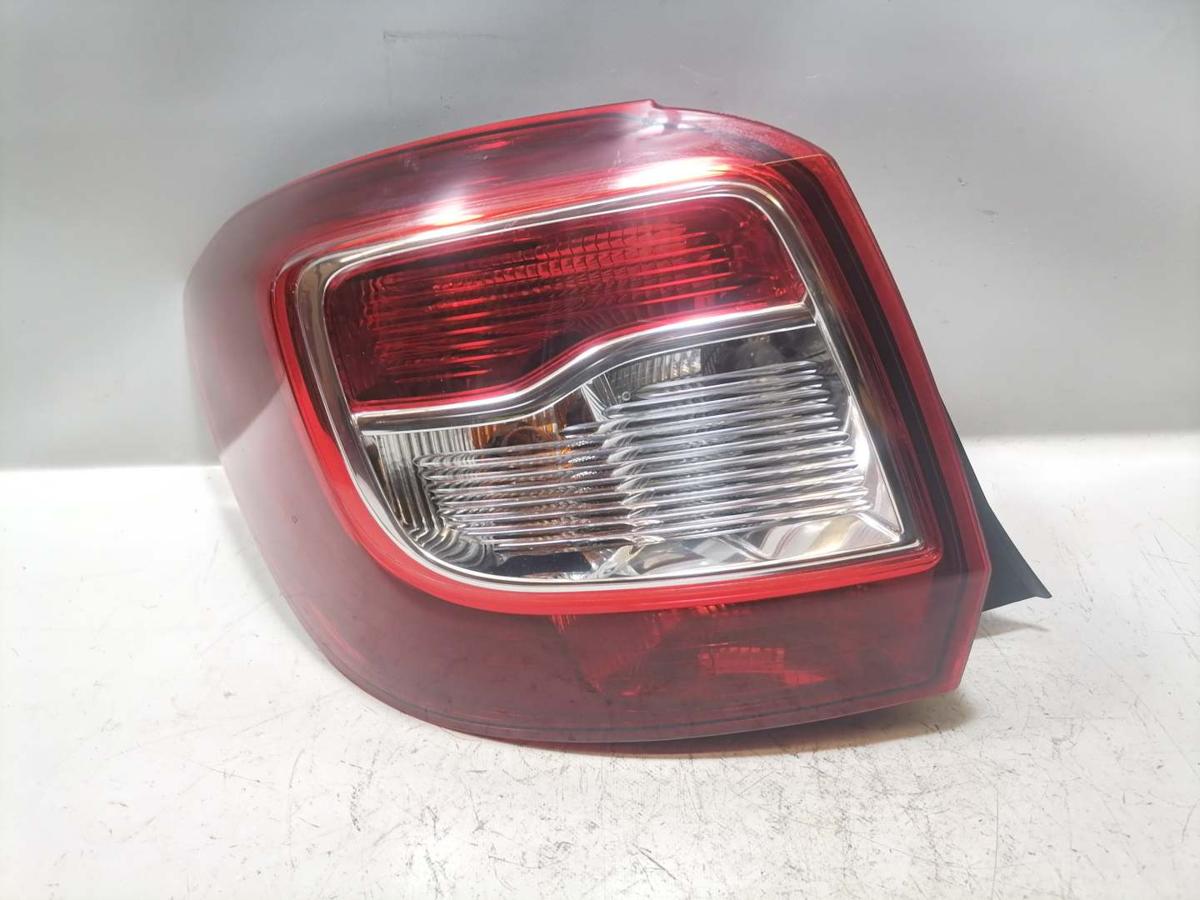 Dacia Sandero 2 original Rücklicht Rückleuchte Schlussleuchte links Bj.2016